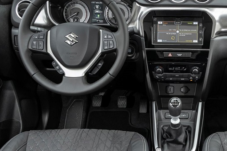 Tương tự phần lớn các mẫu xe Suzuki ở thị trường châu Âu, Vitara cũng đã có các tính năng an toàn chủ động ADAS. Ở phiên bản 2024, xe có thêm những tính năng mới như hệ thống hỗ trợ phanh thế hệ thứ hai với cảm biến kép, hệ thống giám sát người lái, hệ thống kiểm soát hành trình thích ứng, nhận biết biển báo giao thông và hỗ trợ giữ làn đường.