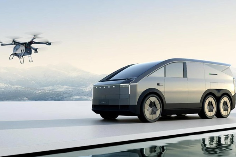 Nó có thể tự động cất, hạ cánh và kết nối với xe chuyên chở. Để có thể đặt trong xe chuyên chở thì cánh quạt của máy bay này có thể gấp gọn gàng. Một lần sạc đầy, máy bay có thể thực hiện được 5 - 6 chuyến bay và hỗ trợ hai chế độ lái: thủ công và tự động.