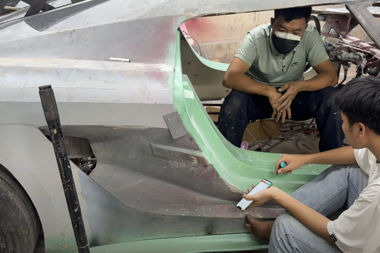 Siêu phẩm như Koenigsegg Jesko chỉ được sản xuất giới hạn 125 xe trên toàn cầu, thậm chí, siêu xe này gần như cháy hàng, chỉ có thể mua lại của các đại lý có suất sẵn từ trước, nhưng chắc chắn, giá bán sẽ không hề rẻ.