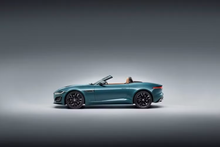 Jaguar F-Type cuoi cung xuat xuong, khai tu oto dong co dot trong-Hinh-2