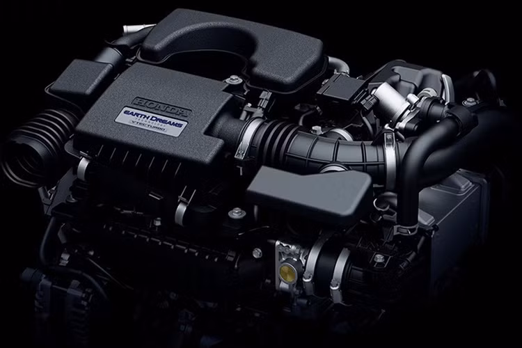 Động cơ xe vẫn là loại máy xăng 3 xy-lanh DOHC tăng áp với dung tích 1.0L, tỷ số nén 10.0:1, cho công suất 122 mã lực tại tua máy 5.500 vòng/phút và mô-men xoắn cực đại 173 Nm tại tua máy 2.000 – 4.500 vòng/phút.