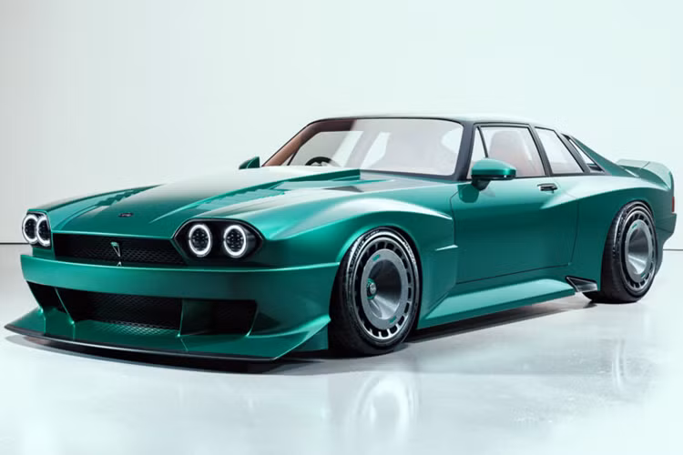 Mẫu siêu xe Restomod của TWR này được trang bị khối động cơ V12 dựa trên Jaguar XJS cổ điển nhưng có nhưng có nhiều nâng cấp cả về thiết kế lẫn công nghệ, đồng thời nâng cao hiệu suất của mẫu xe này trên đường trường và đường đua.