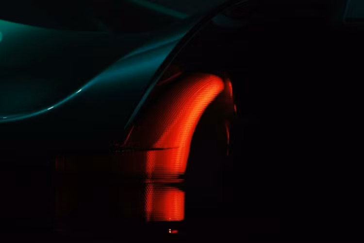 TWR không cung cấp thông tin chi tiết về các thông số kỹ thuật nhưng thương hiệu vẫn hé lộ những thông tin cơ bản như xe được trang bị khối động cơ V12 tăng áp sẽ tạo ra công suất hơn 600 mã lực, khiến mẫu xe trở nên mạnh hơn đáng kể so với bất kỳ mẫu xe thương mại nào của chiếc xe tài trợ Jaguar XJS vẫn được sản xuất từ năm 1975 đến năm 1996.