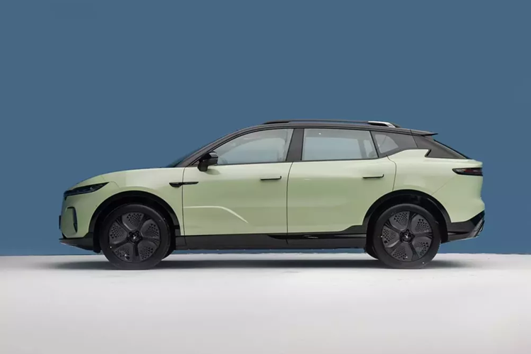 Điều này đã giải được bài toán hóc búa lo ngại xe hết điện ngay trên đường mà không có trạm sạc của người tiêu dùng. Mới đây, 1 chiếc xe SUV điện có tầm hoạt động rất đáng ngưỡng mộ lên đến 901 của Voyah đã chính thức được ra mắt, nhận nhiều sự quan tâm của khách hàng trong nước, cũng như giới truyền thông quốc tế.