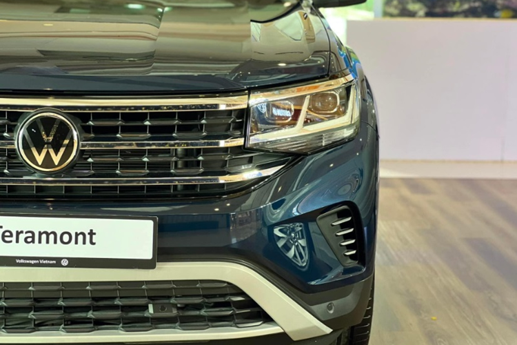 Mẫu Teramont được một số đại lý ưu đãi sâu trong khoảng thời gian này là nhằm mục đích dọn kho chuẩn bị đón phiên bản mới sẽ về Việt Nam vào cuối năm nay.