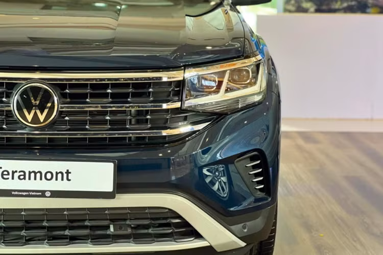 Mẫu Teramont được một số đại lý ưu đãi sâu trong khoảng thời gian này là nhằm mục đích dọn kho chuẩn bị đón phiên bản mới sẽ về Việt Nam vào cuối năm nay.