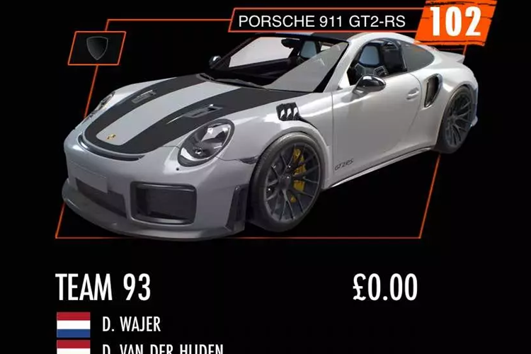 Siêu xe Porsche Carrera GT được trang bị động cơ V10, dung tích 5,7 lít, sản sinh công suất tối đa 605 mã lực tại vòng tua máy 8.000 vòng/phút. "Trái tim" mạnh mẽ này giúp siêu xe nhà Porsche có thể xuất phát từ vị trí đứng yên để tăng tốc lên 100 km/h chỉ sau 3,9 giây.