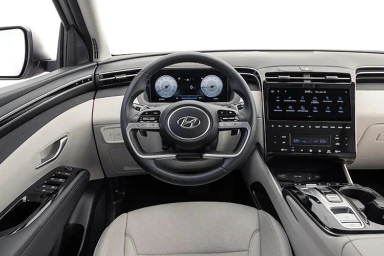 Xét về kích thước thân xe, chiều dài, chiều rộng và chiều cao của Hyundai Tucson L 2024 lần lượt sẽ là 4670/1865/1690mm, chiều dài cơ sở là 2755mm.