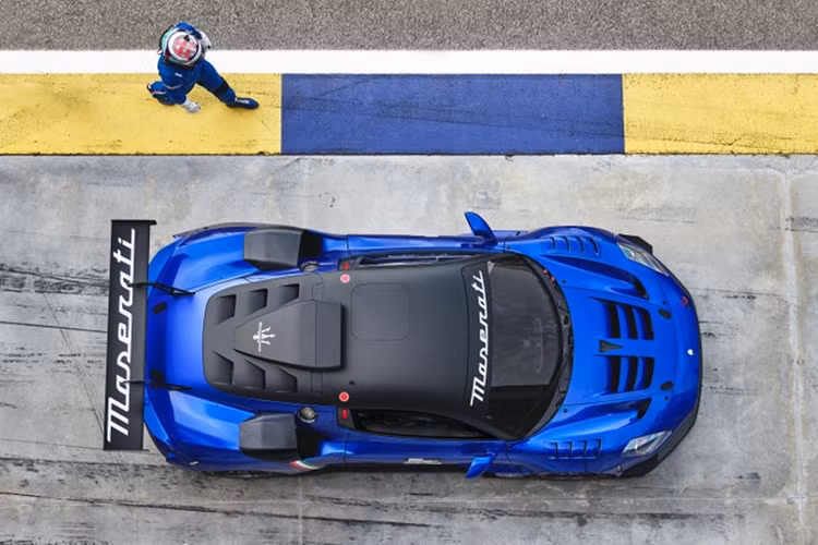 Maserati GT2 là mẫu xe có thiết kế đột phá tập trung vào hiệu suất và khí động học, công nghệ tiên tiến được phát triển bằng cách sử dụng bộ mô phỏng động lực Maserati tiên tiến nhất trên thế giới. Xe cũng được phát triển bởi đội ngũ thợ máy dày dặn kinh nghiệm.