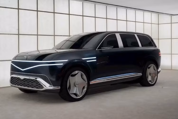 Nếu theo đúng kế hoạch, đáng lẽ ra, các nguyên mẫu SUV hạng sang Genesis GV90 đang phải thử nghiệm thực tế, nhưng hiện tại xe vẫn ở trong Trung tâm R&amp;D ở Namyang, Hàn Quốc do cửa xe gặp phải một số vấn đề.