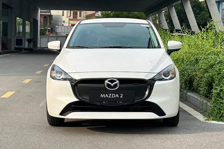 Như vậy, giá xe Mazda2 Sedan trong tháng 5/2024 chỉ dao động từ 408 - 534 triệu đồng. Với giá bán này, mẫu xe nhà Mazda có mức khởi điểm rẻ hơn những đối thủ như Toyota Vios (458 triệu), Hyundai Accent (426,1 triệu) và Honda City (559 triệu đồng).