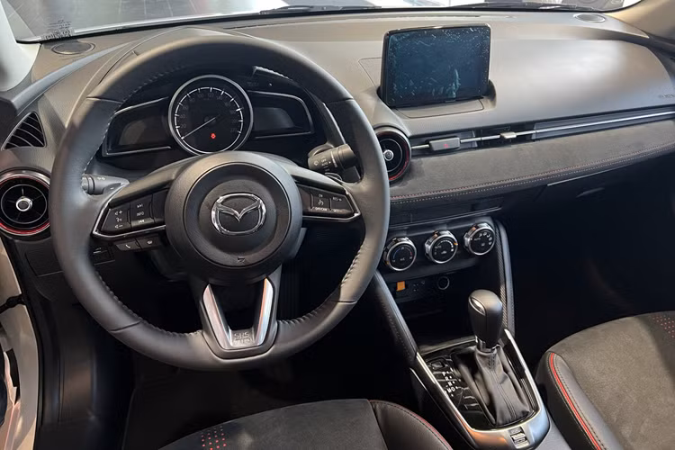 Ngoài giá bán hấp dẫn, Mazda2 còn sở hữu thiết kế khá đẹp mắt và hợp thị hiếu của người Việt.