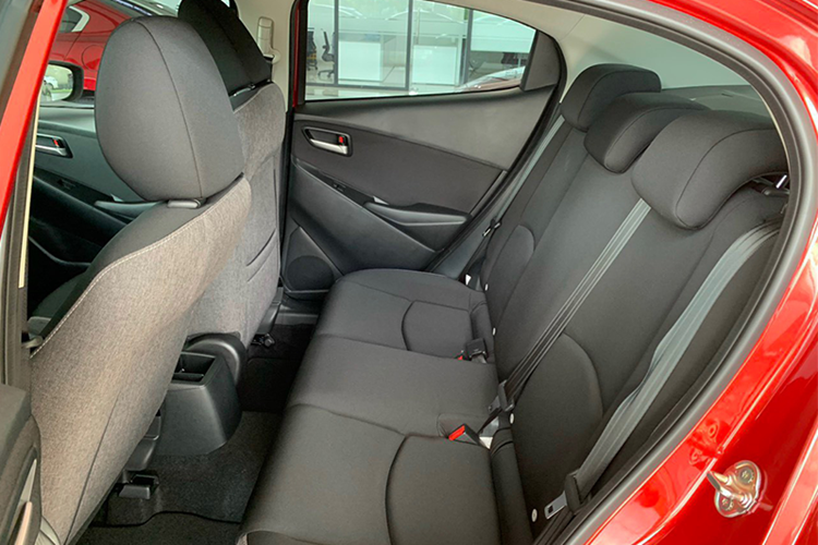 "Trái tim" của Mazda2 là động cơ xăng Skyactiv-G 4 xi-lanh, dung tích 1.5L với công suất tối đa 110 mã lực và mô-men xoắn cực đại 144 Nm. Động cơ này đi với hộp số tự động 6 cấp.