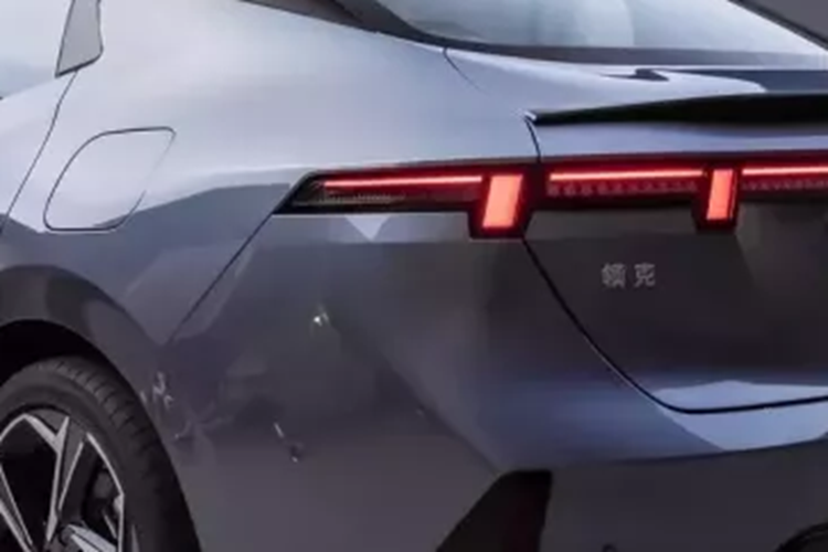 Các tùy chọn động cơ điện vẫn chưa được biết nhưng có thể sẽ giống như trên 08 EM-P. Điều này có nghĩa là sẽ có hai phiên bản một có tổng công suất hệ thống là 280 kW và phiên bản còn lại có tổng công suất 436 kW, khoảng 593 mã lực.