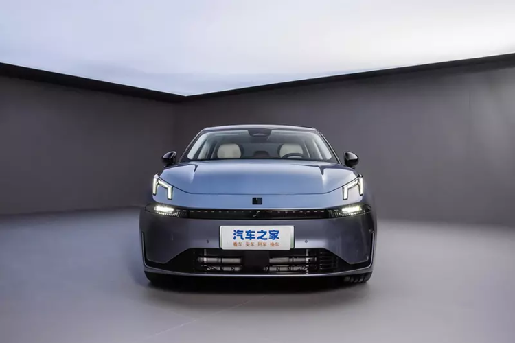 Lynk &amp; Co là thương hiệu do Geely và Volvo hợp tác phát triển và thành lập vào năm 2016 với mục tiêu sản xuất ra các mẫu xe SUV, sedan cao cấp. Tuy nhiên, trong 8 năm qua, thương hiệu xe Trung Quốc này chỉ tập trung sản xuất các dòng xe SUV, vì thế, việc cho ra mắt Lynk &amp; Co 07 EM-P 2024 mới sẽ mang đến bộ sưu tập xe đa dạng hơn.