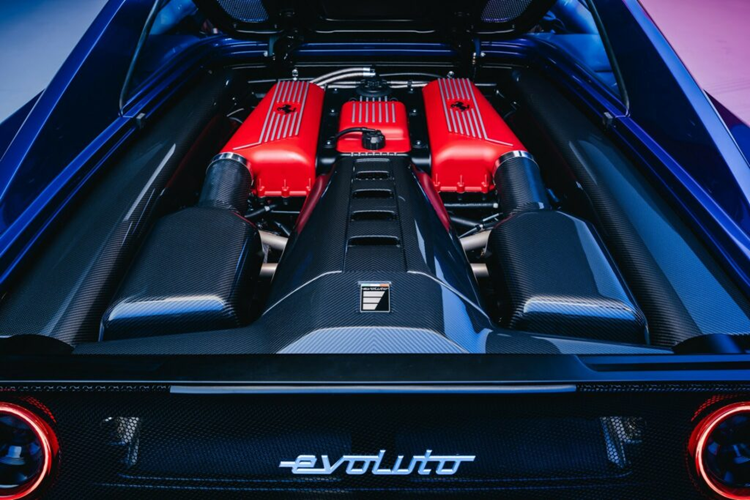 Mẫu xe cũng được trang bị hệ thống quản lý động cơ mới, hệ thống đánh lửa cuộn dây, đầu có cổng CNC với van đầu vào lớn hơn và bộ nâng cam đặc kết hợp với trục cam đầu vào được chế tác riêng. Xe cũng được trang bị thêm hệ thống xả titan hiện đại giúp giảm độ rung.