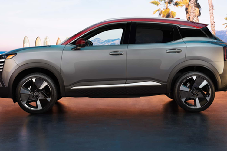 Ở bản tiêu chuẩn S, mẫu xe này chỉ có những trang bị như vành thép 16 inch và thiếu kính cửa màu tối phía sau. Bên cạnh đó, bản S này còn có những chi tiết ngoại thất không sơn màu và hệ thống đèn LED.