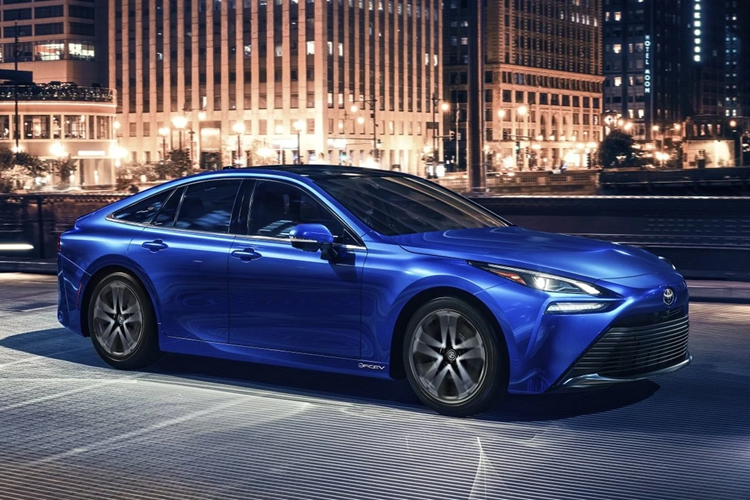 Mới đây, phiên bản nâng cấp 2024 của chiếc Toyota Mirai thế hệ thứ 2 đã chính thức trình làng đến khách hàng tại Mỹ với 2 phiên bản Mirai XLE và Mirai Limited.