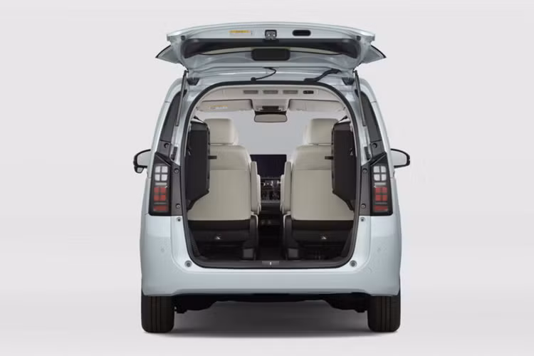 Được biết, phiên bản được trang bị hệ thống e:HEV mới sẽ kết hợp động cơ 1.5 lít với động cơ điện kép, mang lại hiệu suất và hiệu quả tốt hơn so với mẫu xe cũ.