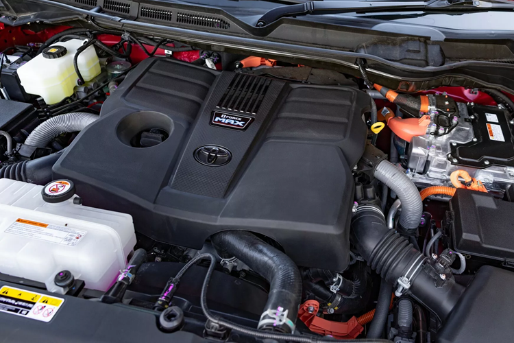 Mẫu xe Tundra này có giá bán lên tới 101.900 Đô theo tỷ giá hối đoái hiện tại và được bán duy nhất phiên bản Limited với hệ truyền động i-Force Max. Một phiên bản tương đương tại thị trường Mỹ có giá khởi điểm ở mức chỉ 58.005 Đô.