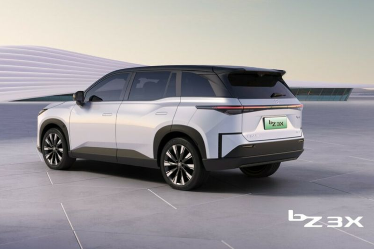 Toyota hiện chưa tiết lộ các thông tin về hệ thống truyền động của Toyota bZ3C và bZ3X chạy điện, tuy nhiên, hãng cho biết 2 mẫu xe này sẽ được trang bị nhiều công nghệ hỗ trợ người lái tiên tiến nhất.