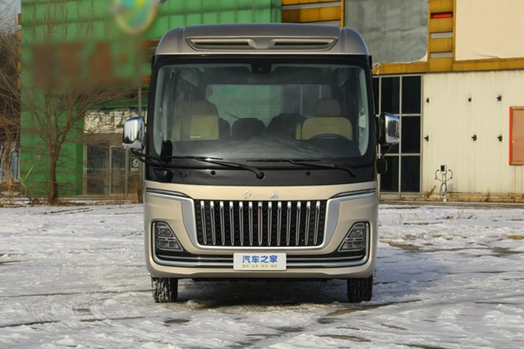 Nhà sản xuất ôtô Trung Quốc Hongqi (Hồng Kỳ) đã ra mắt thị trường mẫu xe buýt hạng sang mang tên Hồng Kỳ Gouyue 2024 mới. Theo Carscoop, đây có thể là một trong những mẫu xe giới hạn chỉ được hãng sản xuất cho các cơ quản chính phủ và khách sạn hạng sang khi có đơn đặt hàng.