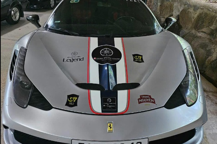 Cung cấp sức mạnh cho Ferrari 360 Spider là động cơ V8, dung tích 3.6 lít, hút khí tự nhiên, cho công suất 400 mã lực và mô-men xoắn 373 Nm, đi kèm hệ dẫn động cầu sau. Xe có thể tăng tốc 0-100km/h trong 4,5 giây và đạt vận tốc tối đa 288km/h. Cùng với những “người anh em” khác, Ferrari Roma cũng được một xuất tham dự Gumball 3000 2023.