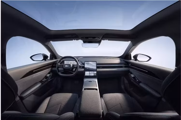 Các thông số khác của phiên bản mới nhất gia đình Geely Galaxy L6 vẫn được giữ nguyên. Kích thước vẫn không thay đổi, với các thông số bao gồm chiều dài, chiều rộng và chiều cao sẽ lần lượt là 4.782 mm x 1.875 mm x 1.489 mm với chiều dài cơ sở 2.752 mm. Hệ số cản là 0,26Cd và khoảng cách phanh chính thức từ 100 – 0 km/h là 36,5 mét.