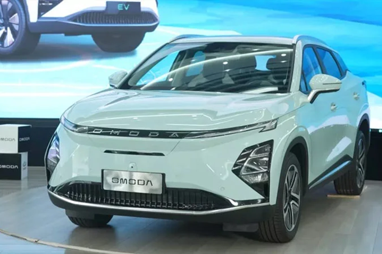 Nguồn cung cấp sức mạnh cho mẫu SUV điện này là mô-tơ có công suất tối đa 204 mã lực và mô-men xoắn cực đại 340 Nm, cho phép xe tăng tốc từ 0-100 km/h trong 7,2 giây trước khi đạt vận tốc tối đa 172 km/h. Bên cạnh đó là pin có dung lượng 61 kWh, mang đến quãng đường di chuyển 430 km sau một lần sạc đầy theo chu trình thử nghiệm WLTP.