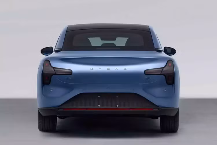 Xpeng M03 chạy điên mới được cơ quan quản lý chính phủ ở Trung Quốc tiết lộ từng được biết đến với cái tên Mona và người ta kỳ vọng rằng nó sẽ là một thương hiệu phụ của Xpeng. Tuy nhiên, chiếc xe này hiện là dòng sản phẩm mới của Xpeng.