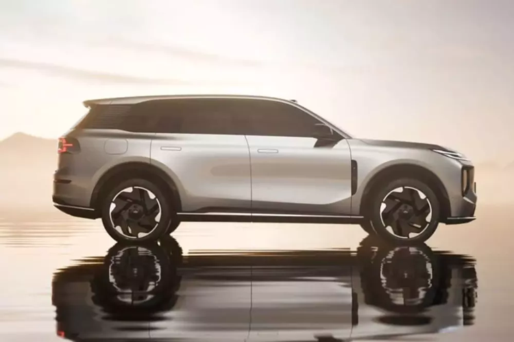 Hiện tại, thông số kỹ thuật hệ thống truyền động cụ thể vẫn chưa được tiết lộ. Vào tháng 11, doanh số bán xe năng lượng mới của Changan đã vượt quá 100.000 chiếc lần đầu tiên và vượt quá 640.000 chiếc từ tháng 1 đến tháng 11. Cụ thể hơn, Changan Nevo đã bán được 18.455 chiếc vào tháng 11.