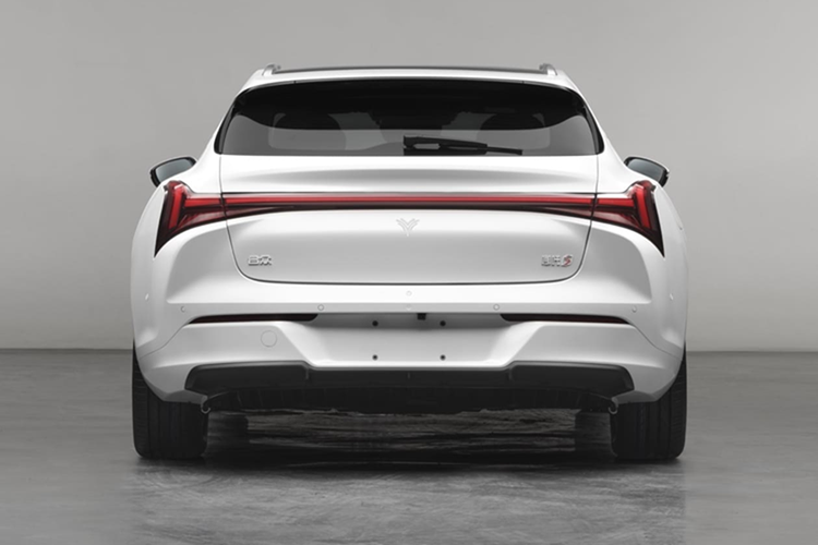 Thiết kế đẹp mắt, nội thất rộng rãi và các tùy chọn hệ truyền động mạnh mẽ khiến nó trở nên hấp dẫn đối với những người tìm kiếm một chiếc xe điện hiện đại, đa năng. Đây sẽ là một sự thay thế tuyệt vời cho Nio ET5 T wagon với mức giá thấp hơn đáng kể.