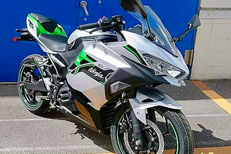 Kawasaki cho biết, Ninja e-1có thể đạt được quãng đường 66 km ở chế độ Road trong điều kiện không sử dụng tính năng E-Boost. Hãng xe Nhật Bản không công bố tốc độ đo được khi đi quãng đường đó, nhưng dựa vào dữ liệu có thể thấy con số trung bình ở mức 56 km/h.