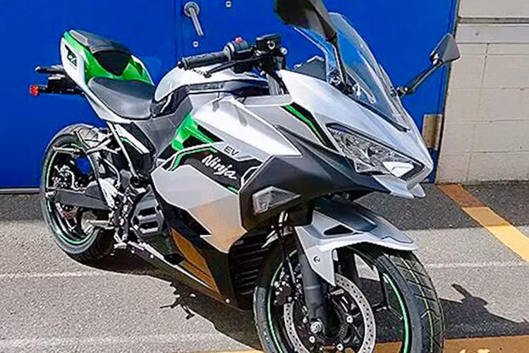 Kawasaki cho biết, Ninja e-1có thể đạt được quãng đường 66 km ở chế độ Road trong điều kiện không sử dụng tính năng E-Boost. Hãng xe Nhật Bản không công bố tốc độ đo được khi đi quãng đường đó, nhưng dựa vào dữ liệu có thể thấy con số trung bình ở mức 56 km/h.