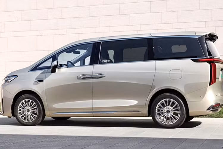 Tổng cộng, xe sở hữu công suất 480 mã lực và mô-men xoắn cực đại 762 Nm. Với cụm pin lithium ternary có dung lượng 37,96 kWh, xe có thể chạy 140 km mà không cần dùng động cơ xăng. Giá xe Wey 80 tại Việt Nam hiện vẫn còn là ẩn số. Cũng chưa rõ xe sẽ được nhập khẩu về Việt Nam từ đâu.