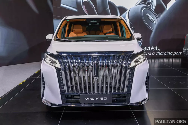 Trong vài tháng trở lại đây, một đại lý GWM ở Việt Nam đã liên tục đăng thông tin về mẫu SUV cỡ lớn Wey 80 trên fanpage chính thức của mình. Đây có thể là dấu hiệu cho thấy mẫu xe này sắp được bán ở Việt Nam. Đáng tiếc là thông tin cụ thể hơn về mẫu xe này ở Việt Nam vẫn chưa được hé lộ.