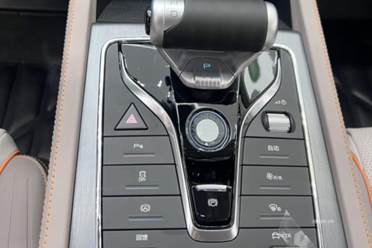 Cung cấp sức mạnh cho BYD Atto 3 là động cơ điện có công suất cực đại 201 mã lực và mô-men xoắn 310 Nm, kết hợp với hệ dẫn động cầu trước.