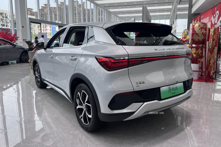 Kiểm soát hành trình biến thiên với Stop &amp; Go, 7 túi khí, camera 360, cảm biến đỗ xe trước sau... Sau Atto 3, có thể BYD sẽ tiếp tục giới thiệu tới người tiêu dùng Việt Nam các mẫu xe khác là: BYD Seal, BYD Denza B5, BYD Denza D9, BYD Dolphin...