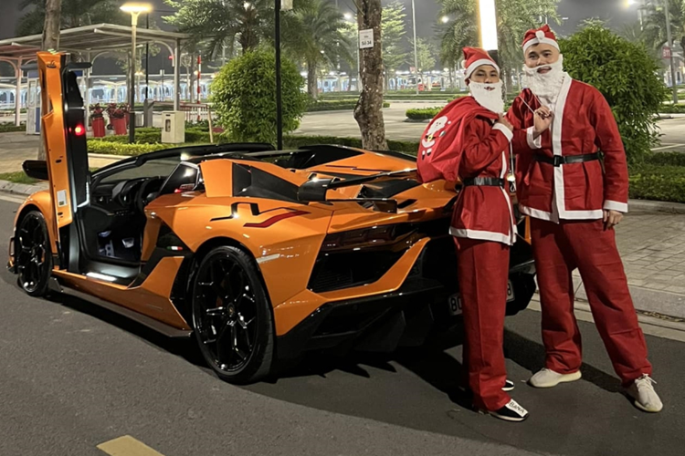 Được biết, chiếc xe trong bài viết này đã được thay hệ thống ống xả độ.