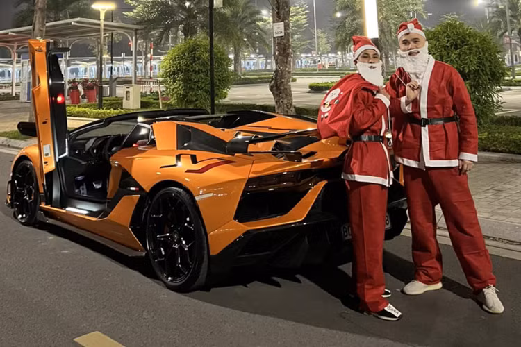 Được biết, chiếc xe trong bài viết này đã được thay hệ thống ống xả độ.