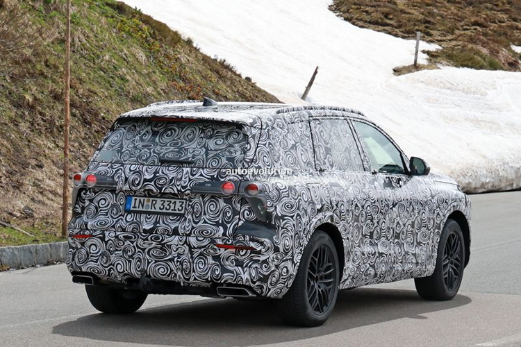 Một số nguồn tin cho rằng Audi Q7 thế hệ mới sẽ được trang bị hệ truyền động mild-hybrid và PHEV, bên cạnh động cơ xăng/dầu truyền thống.