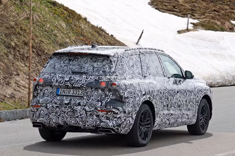 Một số nguồn tin cho rằng Audi Q7 thế hệ mới sẽ được trang bị hệ truyền động mild-hybrid và PHEV, bên cạnh động cơ xăng/dầu truyền thống.