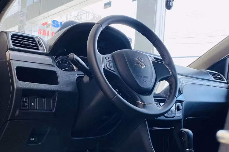 Suzuki Ciaz chính thức được đưa về Việt Nam từ năm 2016. Tuy nhiên, mẫu xe này lại có doanh số khá hẩm hiu. Trong tháng 5/2024, Suzuki chỉ bán được 3 chiếc. Tính từ đầu năm 2024 đến nay, chỉ có 8 chiếc Ciaz được bàn giao tới khách hàng.