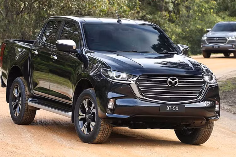 Đại diện Thaco, đơn vị lắp ráp, phân phối sản phẩm Mazda tại Việt Nam cho biết, hiện mẫu bán tải BT-50 đang "ngưng nguồn cung, chưa xác định thời điểm xuất hiện trở lại". Vài năm gần đây, Mazda BT-50 luôn có doanh số khá hẩm hiu và luôn “lép vế” so với các đối thủ cùng phân khúc.