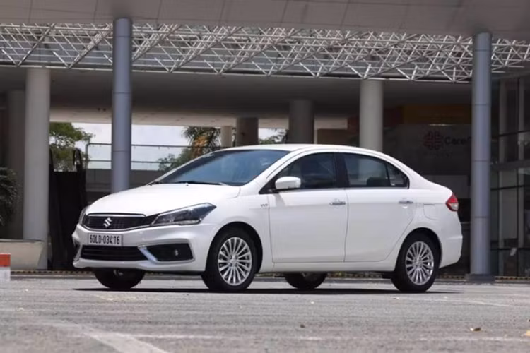  Suzuki Ciaz Theo đại diện của Suzuki Việt Nam, Ciaz đời 2024 đã bị ngừng nhập khẩu về nước từ tháng 5 vừa qua và hiện hãng cũng chưa có kế hoạch mở bán trở lại.