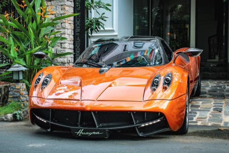 Khác biệt là trái tim này sẽ mang đến công suất tối đa 804 mã lực và mô-men xoắn cực đại 800 Nm cho xe McLaren Elva, toàn bộ nội công của xe sẽ được truyền đến cầu sau thông qua hộp số 7 cấp ly hợp kép, nhờ đó siêu phẩm được mệnh danh là 4 không của McLaren có thể tăng tốc từ vị trí xuất phát lên 100 km/h trong thời gian chưa đầy 3 giây.