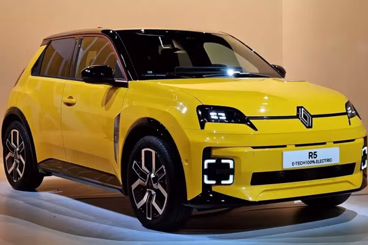Vào hồi cuối tháng 2/2024 vừa qua, thương hiệu xe Renault của Pháp đã chính thức vén màn mẫu ô tô điện giá rẻ mới mang tên 5 E-Tech. Nhờ thiết kế nhỏ gọn và giá bán hợp túi tiền, Renault 5 E-Tech 2024 mới nhanh chóng được khách hàng đón nhận nhiệt tình.