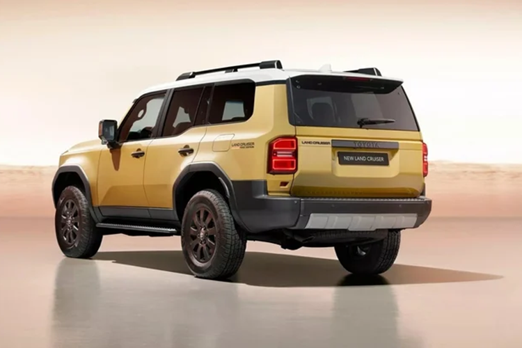 Mặc dù Toyota chưa công bố số lượng cụ thể cho mỗi phiên bản trong đợt phân phối ban đầu là 1.000 chiếc, nhưng Toyota đã xác nhận rằng trên toàn châu Âu, Land Cruiser First Edition sẽ giới hạn chỉ 3.000 chiếc. Dự kiến, giao hàng tại Đức sẽ bắt đầu từ quý 3 năm 2024.