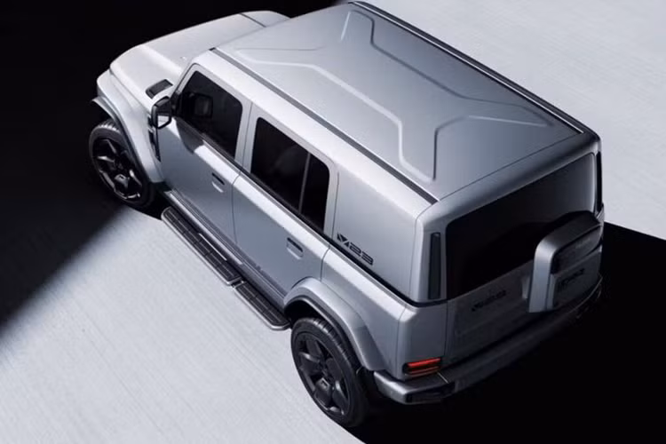 Không chỉ ngoại thất mà cả nội thất của Chery iCar V23 cũng khiến nhiều người liên tưởng đến Land Rover Defender, đặc biệt là cụm vô lăng.