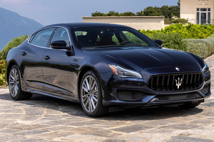 Cả hai chiếc xe đều được chế tạo thông qua chương trình tùy chỉnh Maserati Fuoriserie với những điểm nhấn độc đáo từ trong ra ngoài. Hai chiếc xe này được giao cho chủ nhân vào ngày 31/7/2024 vừa qua tại Hồ Maggiore, nằm ở phía nam dãy Alps.